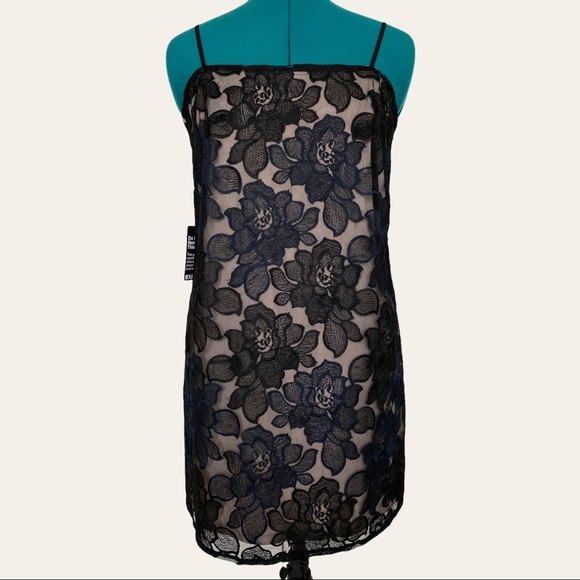 Express Dresses & Skirts - Express Black Embroidered Floral Mini Dress Womens Size Medium Tan Lining